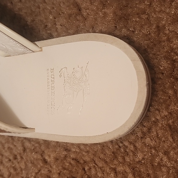 Burberry Classic Sandals - Picture 6 of 16